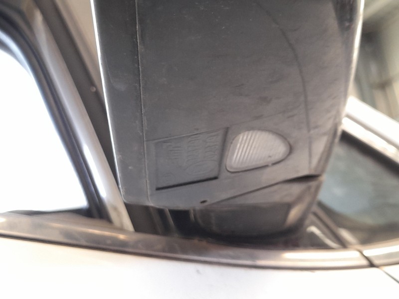 Recambio de retrovisor derecho para kia cee´d sportswagon (jd) 1.6 crdi 136 referencia OEM IAM 87620A2530 ELECTRICO C/LUZ CORTES