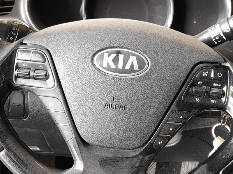 Recambio de kit airbag para kia cee´d sportswagon (jd) 1.6 crdi 136 referencia OEM IAM 56900A2100WK C/SALPICADERO Y PRETENSORES 