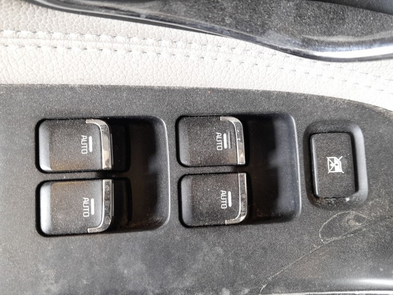 Recambio de mando elevalunas delantero izquierdo para kia cee´d sportswagon (jd) 1.6 crdi 136 referencia OEM IAM 93570A2200WK  