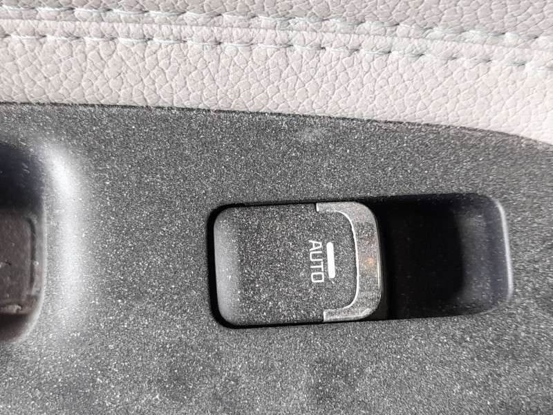 Recambio de mando elevalunas trasero izquierdo para kia cee´d sportswagon (jd) 1.6 crdi 136 referencia OEM IAM 93580A2100WK  