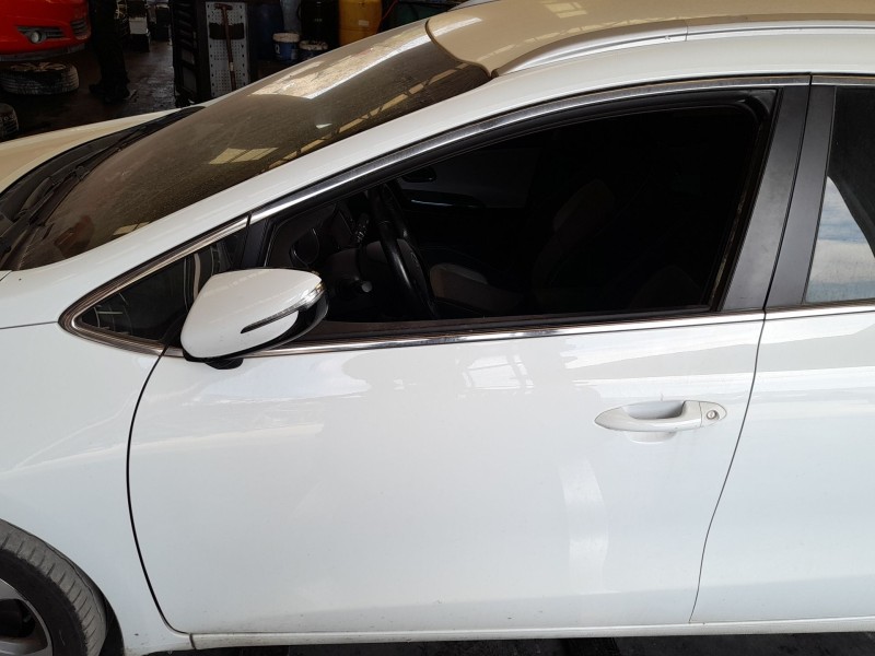 Recambio de puerta delantera izquierda para kia cee´d sportswagon (jd) 1.6 crdi 136 referencia OEM IAM 76003A2000  