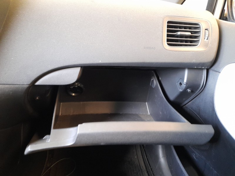 Recambio de guantera para kia cee´d sportswagon (jd) 1.6 crdi 136 referencia OEM IAM 84510A2100WK 84540A2000WK 