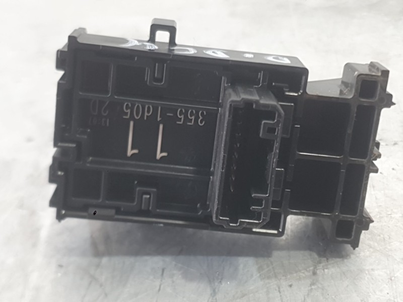 Recambio de mando elevalunas delantero derecho para toyota corolla sedán (_e21_) 1.8 vvti hybrid (mzea12, zre211, zwe211) refere