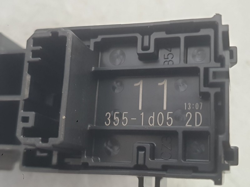 Recambio de mando elevalunas trasero derecho para toyota corolla sedán (_e21_) 1.8 vvti hybrid (mzea12, zre211, zwe211) referenc