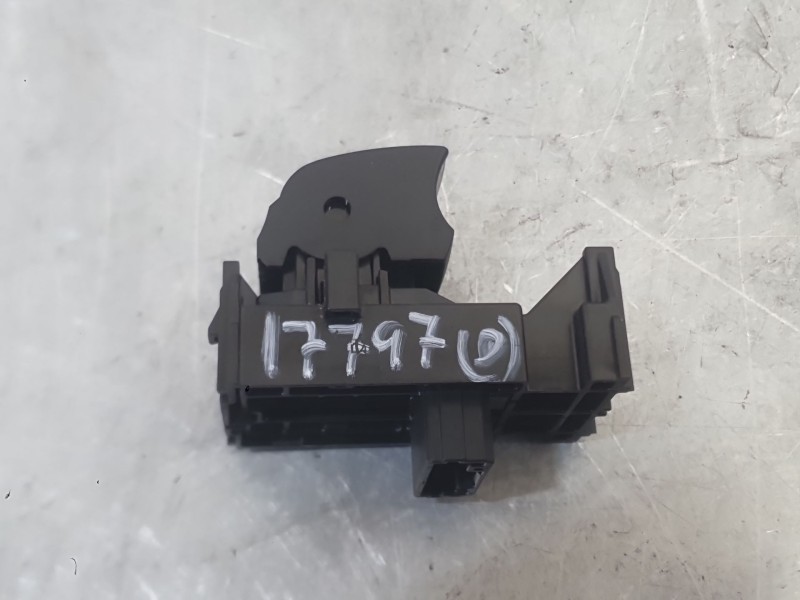 Recambio de mando elevalunas trasero izquierdo para toyota corolla sedán (_e21_) 1.8 vvti hybrid (mzea12, zre211, zwe211) refere