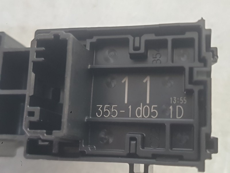 Recambio de mando elevalunas trasero izquierdo para toyota corolla sedán (_e21_) 1.8 vvti hybrid (mzea12, zre211, zwe211) refere