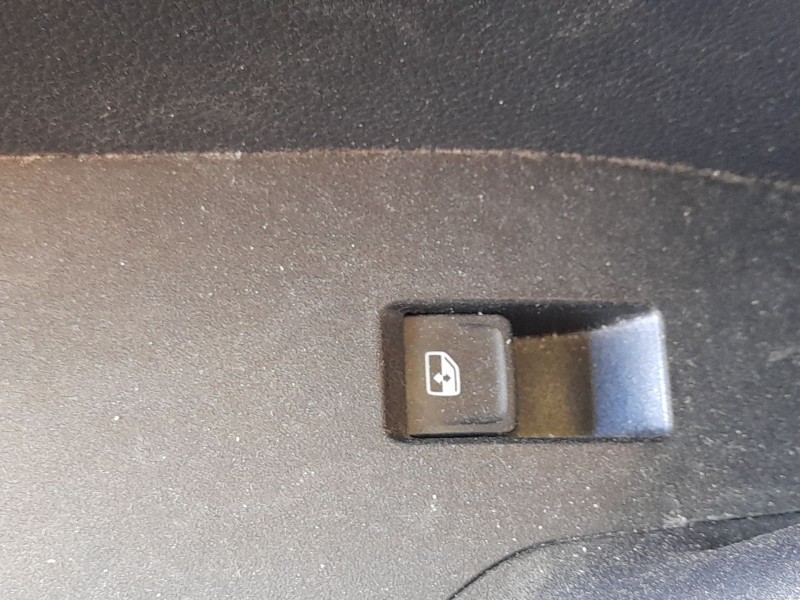 Recambio de mando elevalunas trasero izquierdo para seat arona (kj7, kjp) 1.0 tsi referencia OEM IAM 5G0959855PWHS  