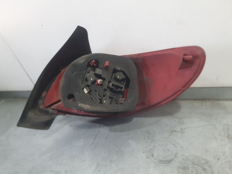Recambio de piloto trasero izquierdo para peugeot 206 hatchback (2a/c) 1.4 hdi eco 70 referencia OEM IAM 6350FX 6350GV 