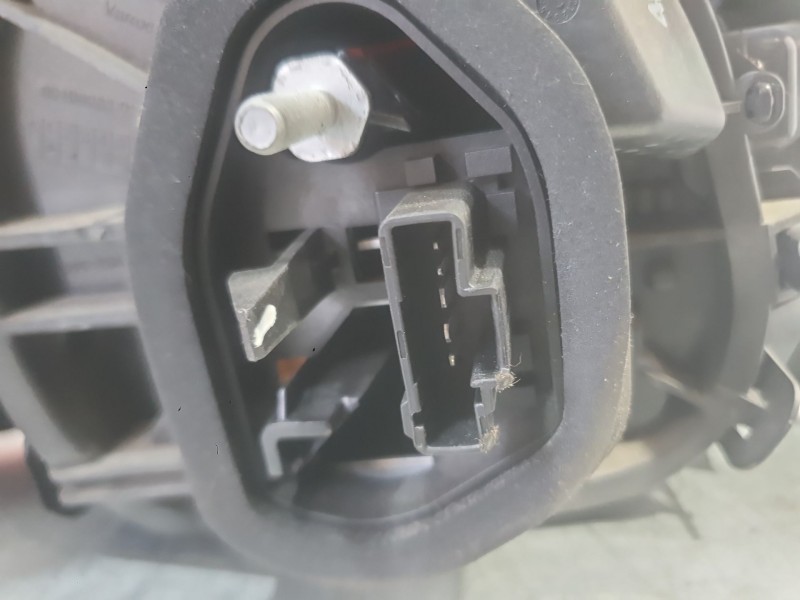 Recambio de piloto trasero derecho para peugeot 208 i (ca_, cc_) 1.2 thp 110 referencia OEM IAM 9825601180  