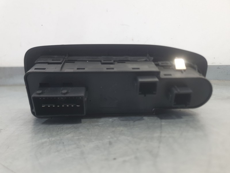 Recambio de mando elevalunas delantero izquierdo para peugeot 208 i (ca_, cc_) 1.2 thp 110 referencia OEM IAM 96757129ZD  