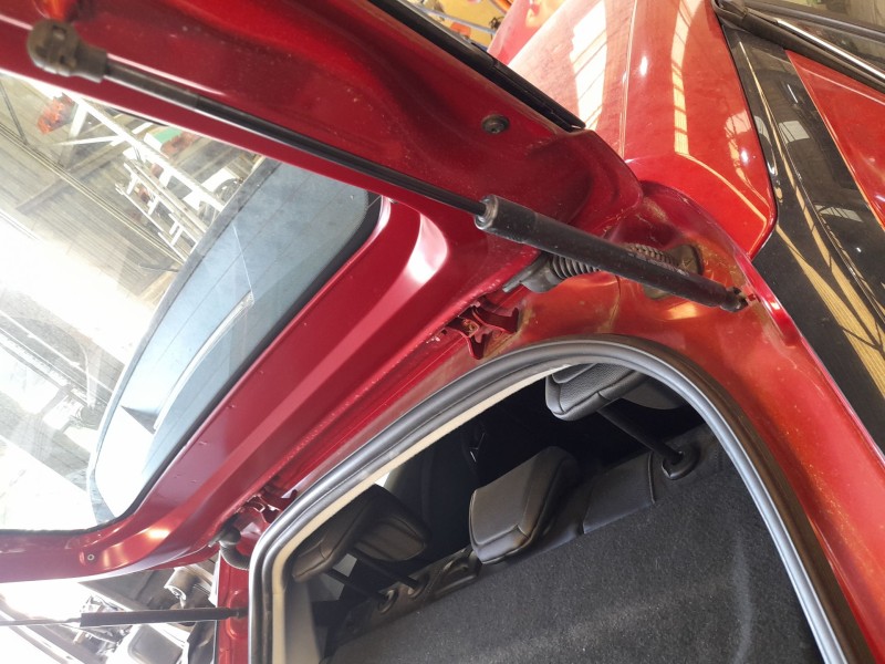 Recambio de amortiguadores maletero / porton para opel corsa f (p2jo) 1.2 (68) referencia OEM IAM 9831976680  