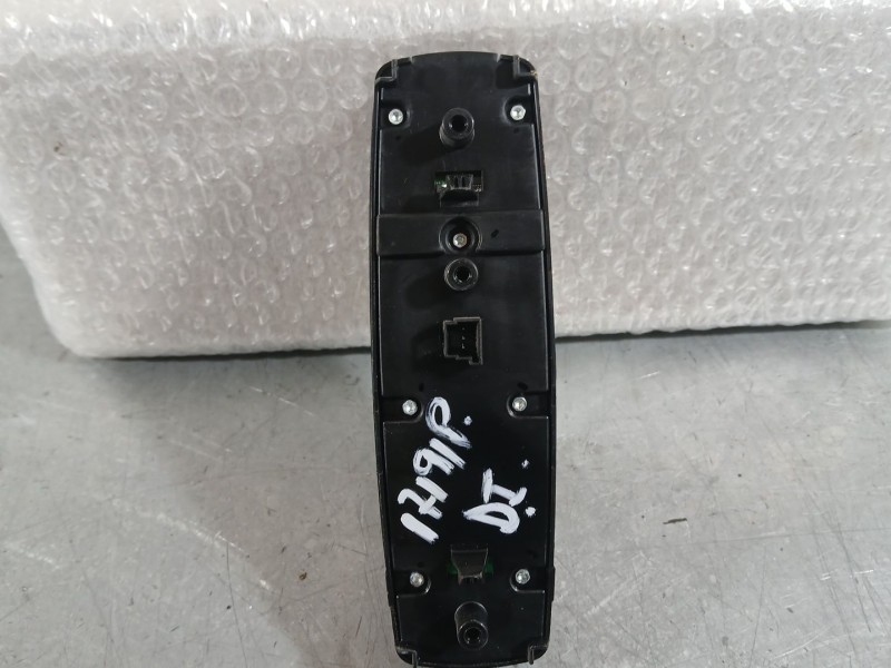 Recambio de mando elevalunas delantero izquierdo para mercedes-benz clase b sports tourer (w245) b 180 cdi (245.207) referencia 