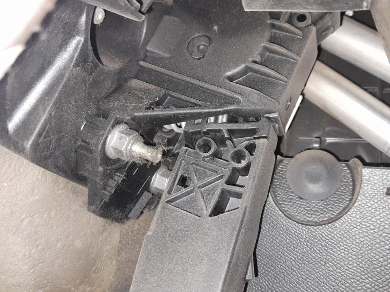 Recambio de potenciometro pedal para opel corsa f (p2jo) 1.2 (68) referencia OEM IAM 9827704480  