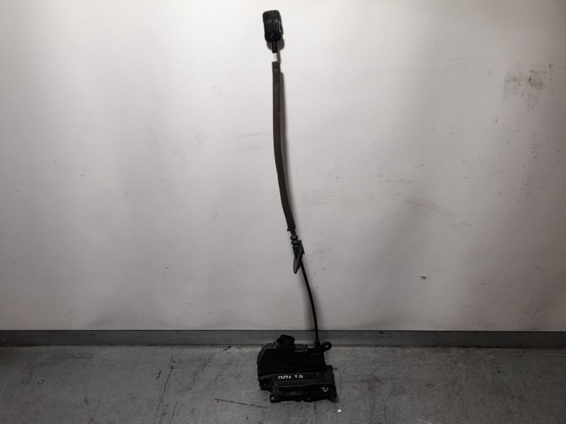 Recambio de cerradura puerta trasera derecha para renault captur expression referencia OEM IAM 805027072R  