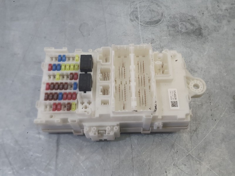 Recambio de caja reles / fusibles para honda jazz iv (gk_) 1.3 referencia OEM IAM   