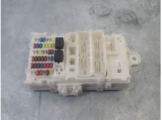 CAJA RELES / FUSIBLES 747049350W 