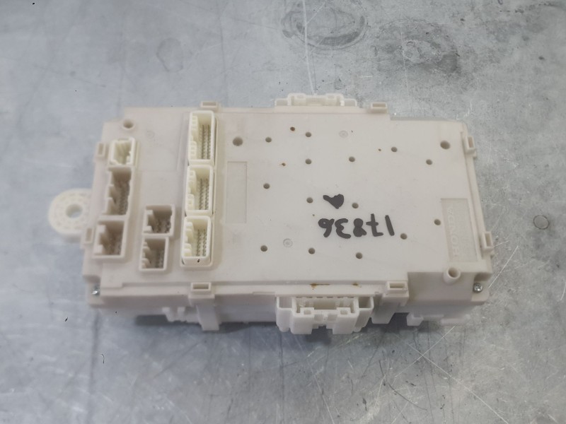Recambio de caja reles / fusibles para honda jazz iv (gk_) 1.3 referencia OEM IAM   