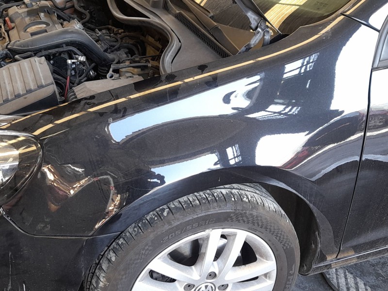 Recambio de aleta delantera izquierda para volkswagen golf vi (5k1) 1.4 tsi referencia OEM IAM 5K6821021B  