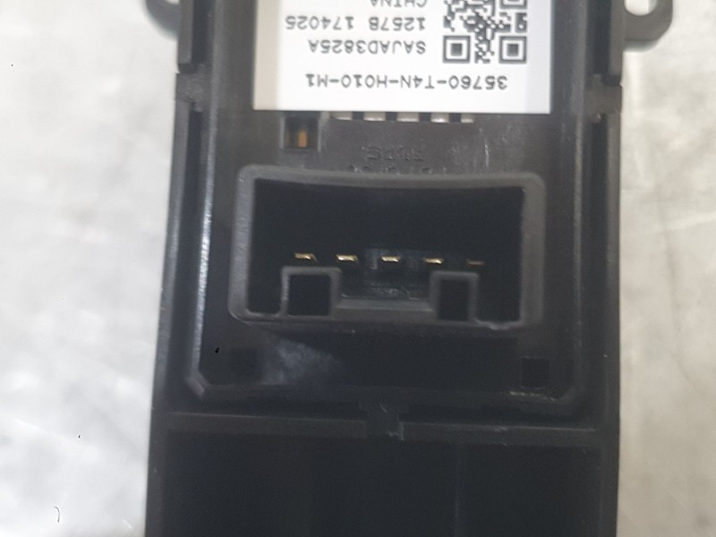 Recambio de mando elevalunas trasero derecho para honda jazz iv (gk_) 1.3 referencia OEM IAM 35770T2AA01  