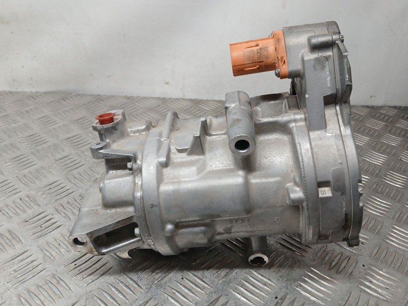 Recambio de compresor aire acondicionado para mercedes-benz clase c (w206) c 300 de (206.208) referencia OEM IAM A0008305304 DEN