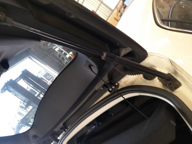 Recambio de amortiguadores maletero / porton para peugeot 308 ii (lb_, lp_, lw_, lh_, l3_) 1.2 thp 130 referencia OEM IAM 980789