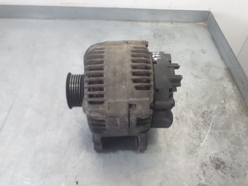 Recambio de alternador para audi q7 (4lb) 3.0 tdi quattro referencia OEM IAM 059903015R  