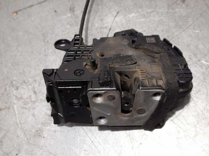 Recambio de cerradura puerta trasera derecha para renault captur expression referencia OEM IAM 805027072R  