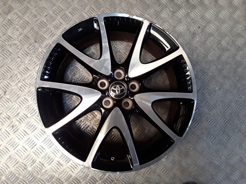 Recambio de llanta aluminio para toyota yaris (_p21_, _pa1_, _ph1_) 1.5 hybrid (mxph11) referencia OEM IAM 6.5X17 5 TORN ET50 AL