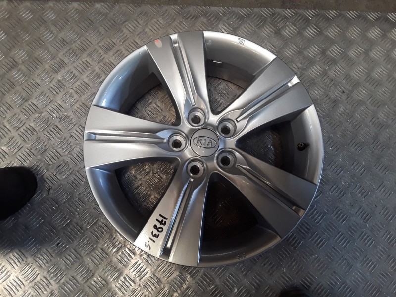Recambio de llanta aluminio para kia sportage iii (sl) 2.0 crdi referencia OEM IAM 6.X17 5 TORN ET35 ALUMINIO 
