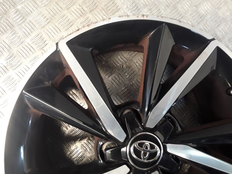 Recambio de juego llantas aluminio para toyota auris (-e18) 1.8 hybrid (zwee186) referencia OEM IAM 7X17 5 TORN ET50 ALUMINIO RO