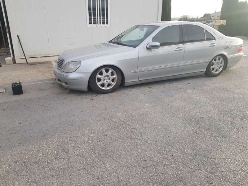 mercedes-benz clase s (w220) berlina del año 2000