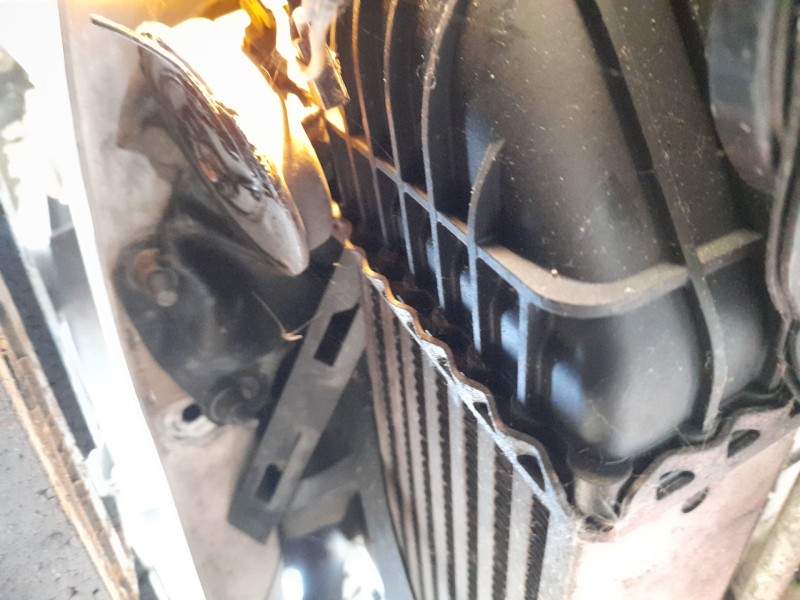 Recambio de intercooler para mercedes-benz clase b sports tourer (w245) b 200 cdi (245.208) referencia OEM IAM A1695000900  