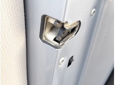 CERRADURA PUERTA TRASERA DERECHA A1697303235 