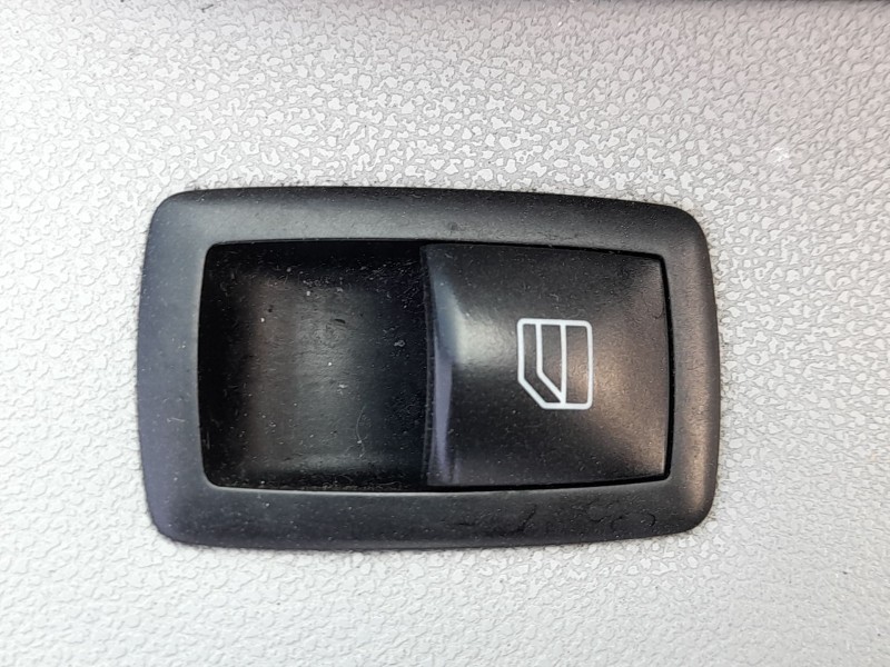 Recambio de mando elevalunas delantero derecho para mercedes-benz clase b sports tourer (w245) b 200 cdi (245.208) referencia OE