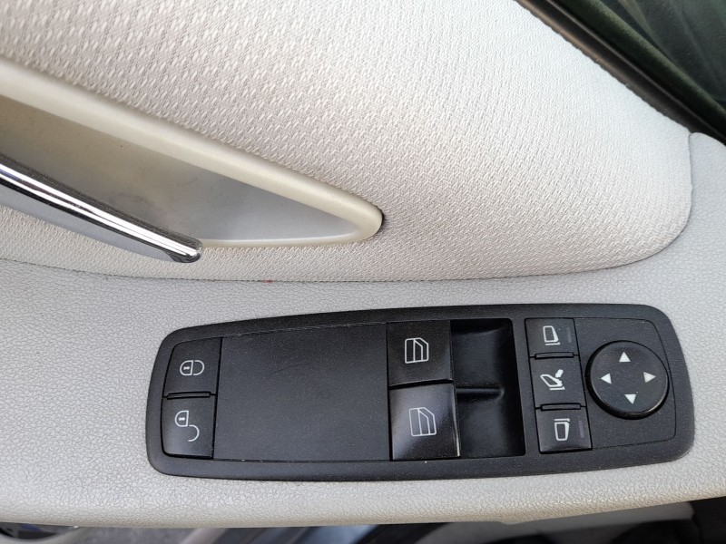 Recambio de mando elevalunas delantero izquierdo para mercedes-benz clase b sports tourer (w245) b 200 cdi (245.208) referencia 