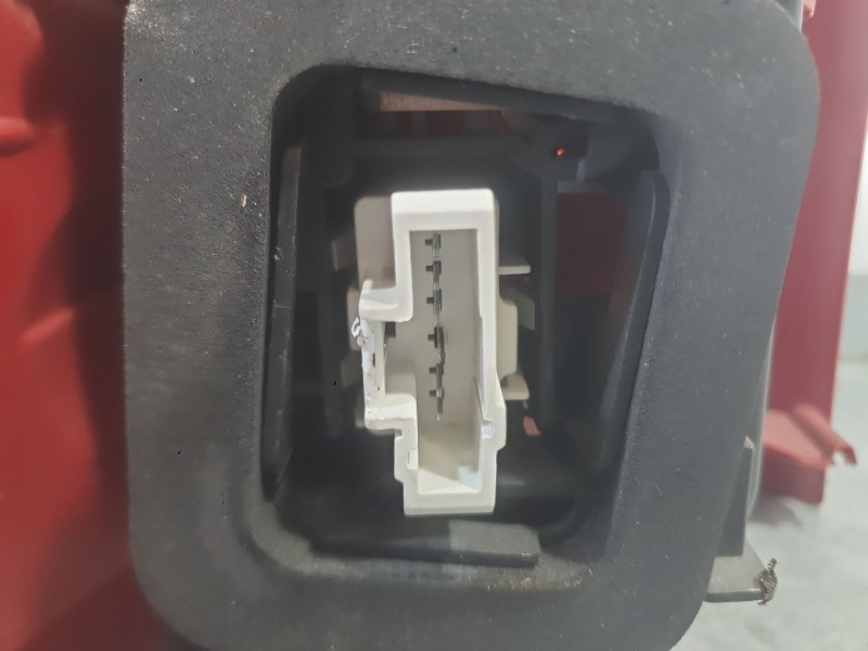 Recambio de piloto trasero derecho para peugeot 307 sw (3h) 2.0 hdi 135 referencia OEM IAM 6351X2  
