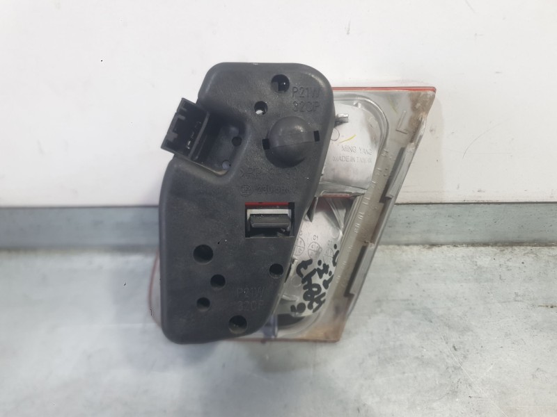 Recambio de piloto trasero izquierdo interior para bmw 3 (e46) 316 i referencia OEM IAM 63218364923  