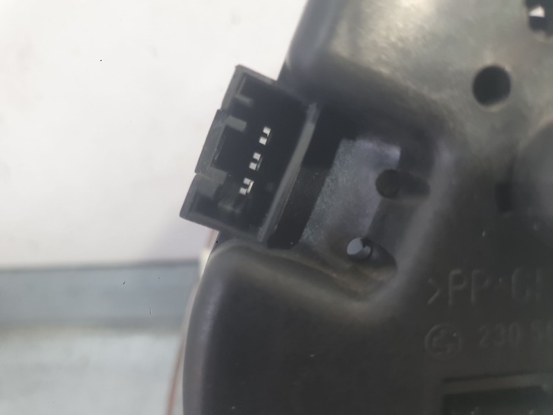 Recambio de piloto trasero izquierdo interior para bmw 3 (e46) 316 i referencia OEM IAM 63218364923  