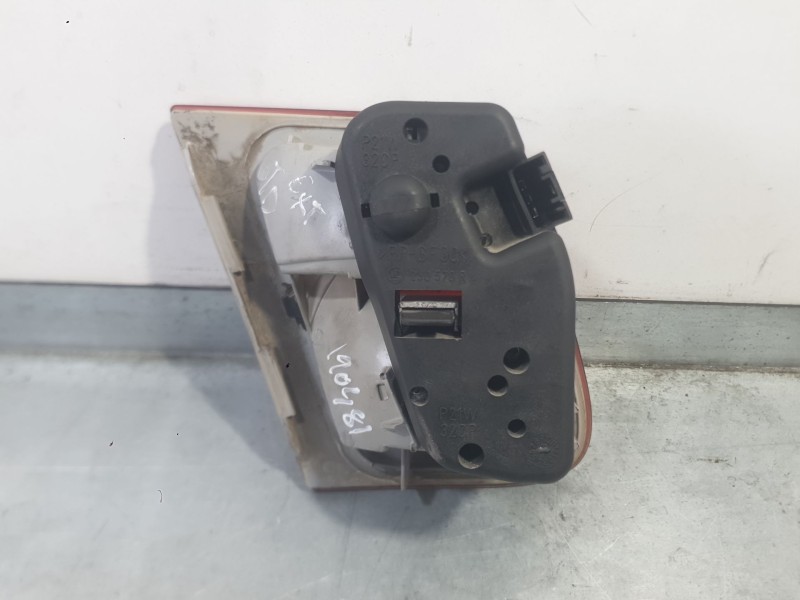 Recambio de piloto trasero derecho interior para bmw 3 (e46) 316 i referencia OEM IAM 63218364924  