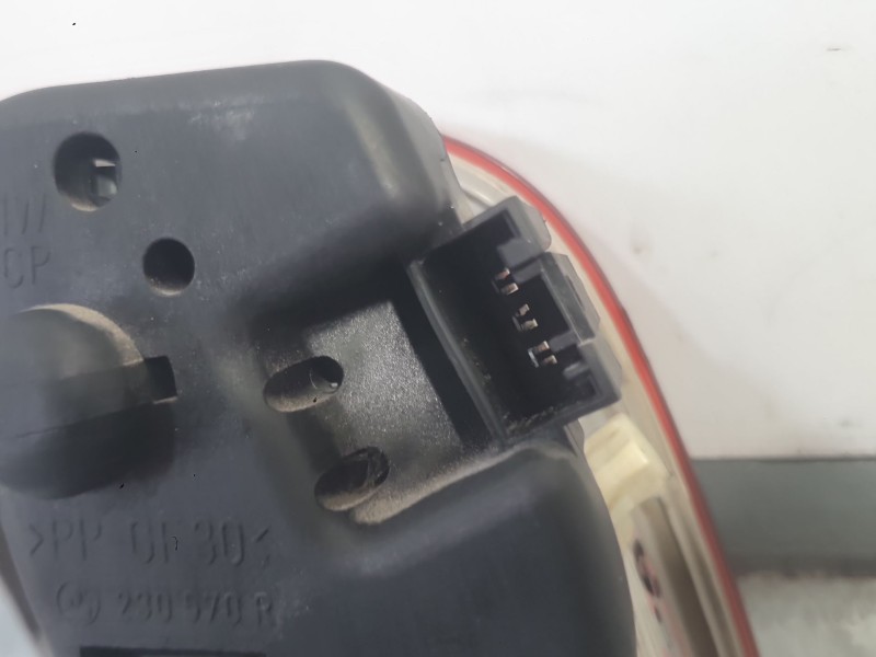 Recambio de piloto trasero derecho interior para bmw 3 (e46) 316 i referencia OEM IAM 63218364924  