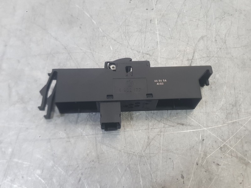 Recambio de mando elevalunas delantero izquierdo para bmw 3 (e46) 316 i referencia OEM IAM 61316902177  