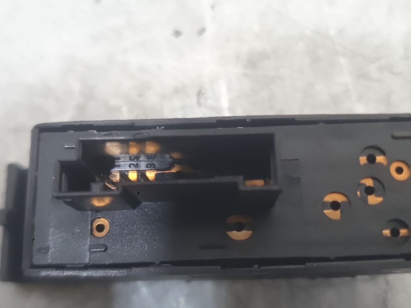 Recambio de mando elevalunas delantero derecho para bmw 3 (e46) 316 i referencia OEM IAM 61316902176  
