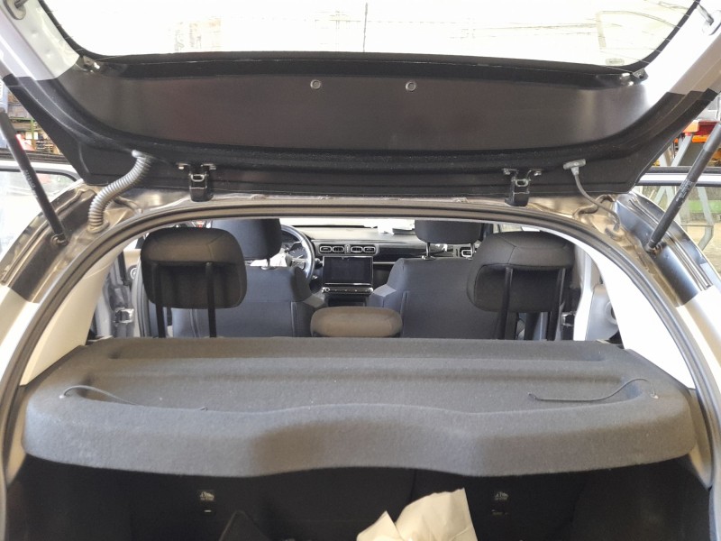 Recambio de bandeja trasera para citroën c3 iii (sx) 1.5 bluehdi 100 (sxyhyp, sxyhtu) referencia OEM IAM 98133519ZD  