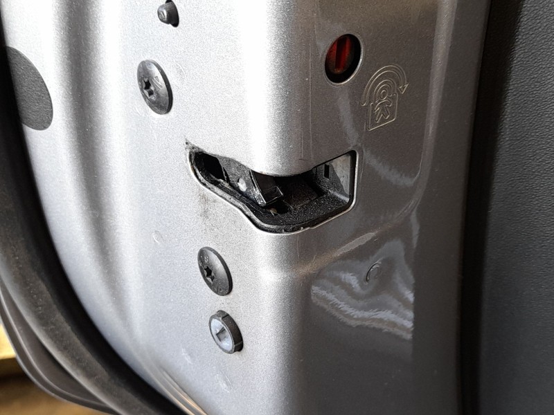 Recambio de cerradura puerta trasera izquierda para citroën c3 iii (sx) 1.5 bluehdi 100 (sxyhyp, sxyhtu) referencia OEM IAM 9812