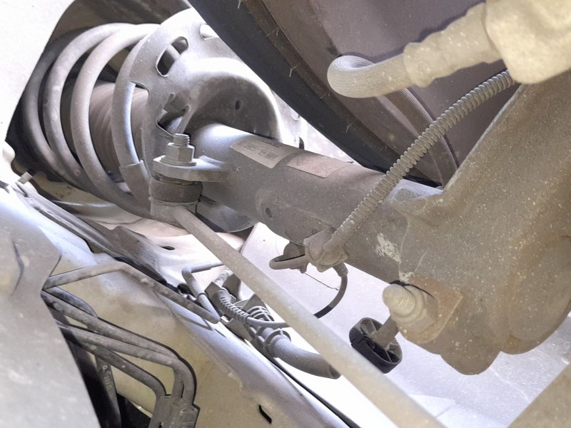 Recambio de amortiguador delantero izquierdo para citroën c3 iii (sx) 1.5 bluehdi 100 (sxyhyp, sxyhtu) referencia OEM IAM 982748
