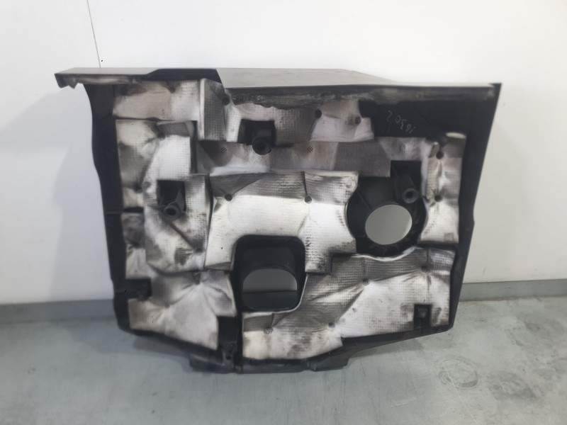 Recambio de tapa motor para lexus es 300h referencia OEM IAM 1260125051  