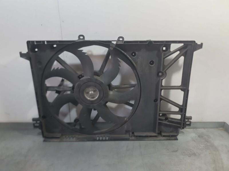 Recambio de electroventilador para lexus es 300h referencia OEM IAM 1636025010  