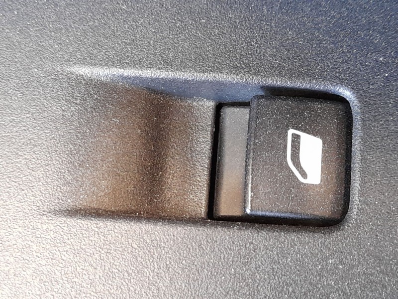 Recambio de mando elevalunas delantero derecho para citroën c3 aircross i (2r_, 2c_) 1.5 bluehdi 110 referencia OEM IAM 96762292