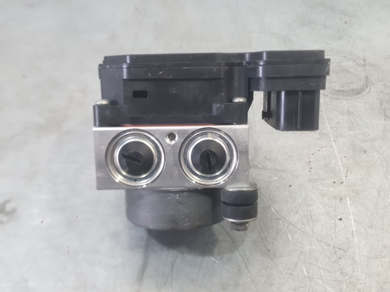 Recambio de abs para lexus es 300h referencia OEM IAM 4405033A50  