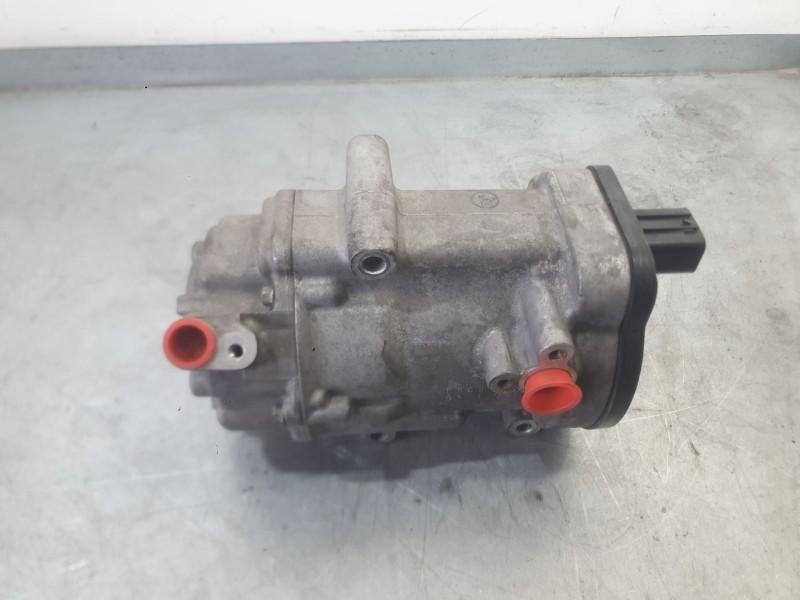 Recambio de compresor aire acondicionado para lexus es 300h referencia OEM IAM 8837033040  